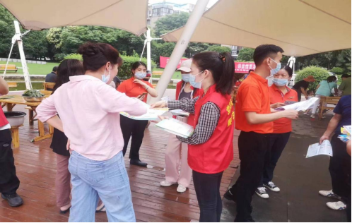 省生態(tài)環(huán)境監(jiān)測中心辦公室黨支部開展2022年“六·五”世界環(huán)境日主題實踐活動